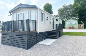 Carnforth - Caravan - sleeps 6 - Dog Friendly